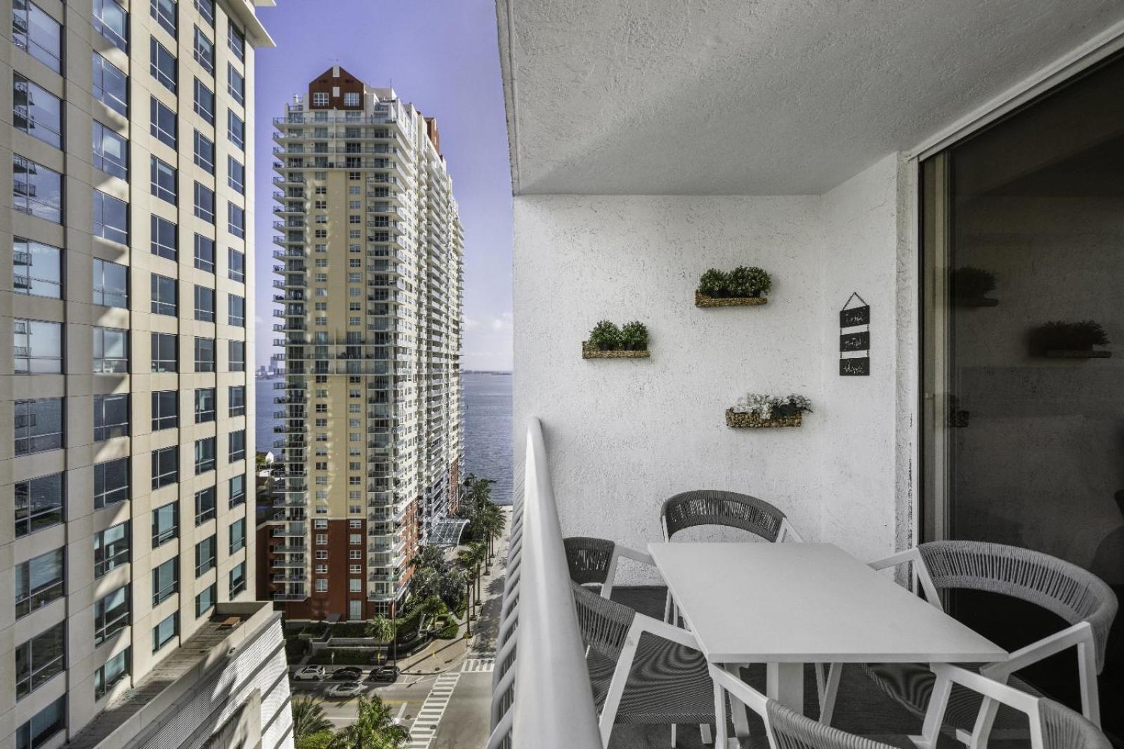 Studios In Brickell With Pool, Gym, Free Parking And Game Room Miami Room photo